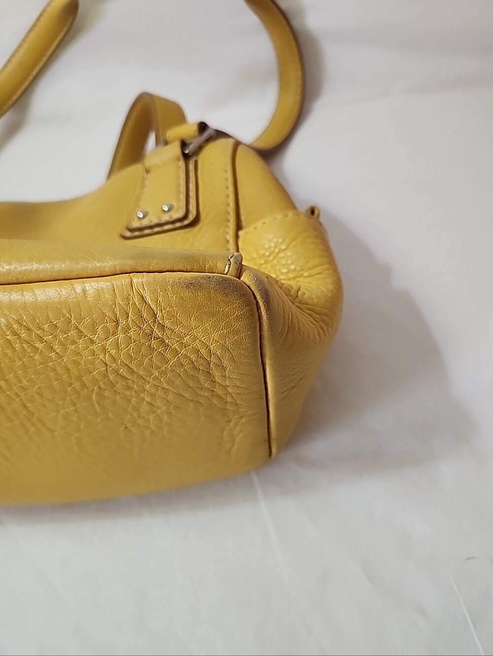 Vtg Y2k Fossil Mustard Yellow Pebbled Leather Shoulder Bag Purse w silver key - Picture 11 of 15